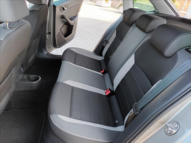 Škoda Rapid 1,2 TSI,81KW,KLIMA,PARKING, - fotka 17 z 39
