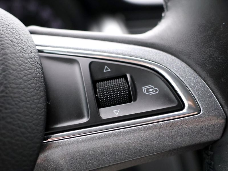 Škoda Rapid 1,2 TSI Drive Xenon 1.Maj. - fotka 19 z 32
