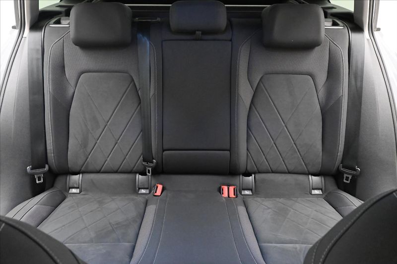 Volkswagen Golf 1,5 TSI 96 kW Life Business Zá - fotka 27 z 31