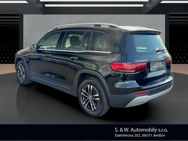 Mercedes-Benz GLB 200 d 4MATIC - fotka 7 z 35
