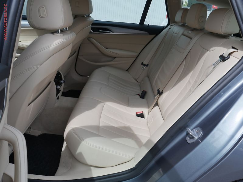 BMW Řada 5 (2018) 2.0D 520d, AT, LED, navi - fotka 10 z 25
