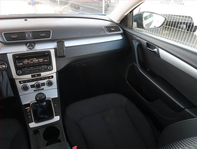 Volkswagen Passat (2012) 1.6 TDI, Tempomat - fotka 8 z 17