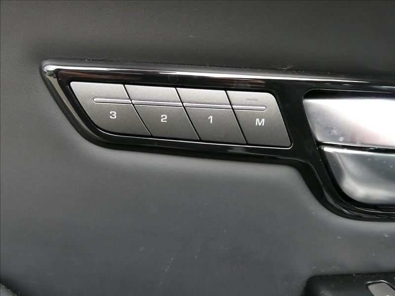 Land Rover Range Rover Evoque 2,0 TD4 HSE Dynamic cabrio, DP - fotka 16 z 39