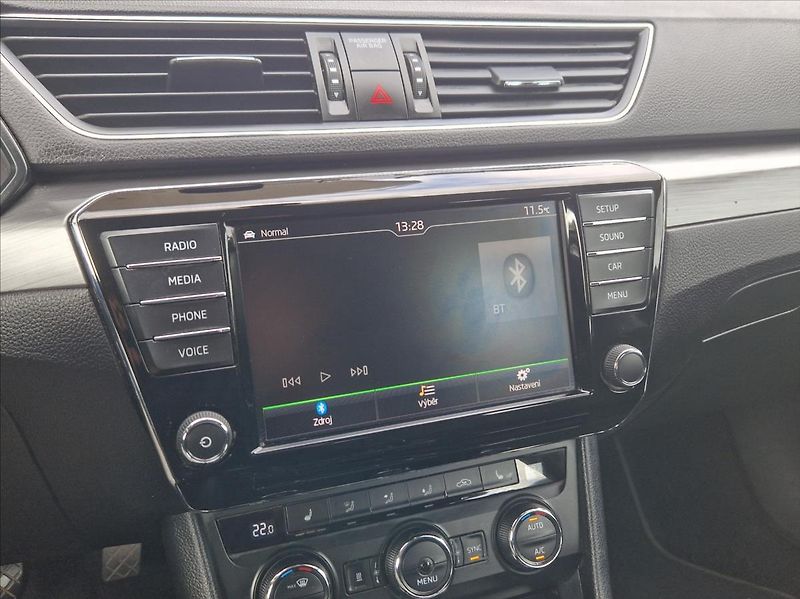 Škoda Superb 2,0 TDI 4x4 WEBASTO KAMERA TAŽ - fotka 27 z 41