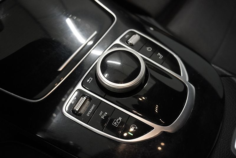 Mercedes-Benz Třídy E (2017) E220D AUTOMAT - fotka 25 z 38