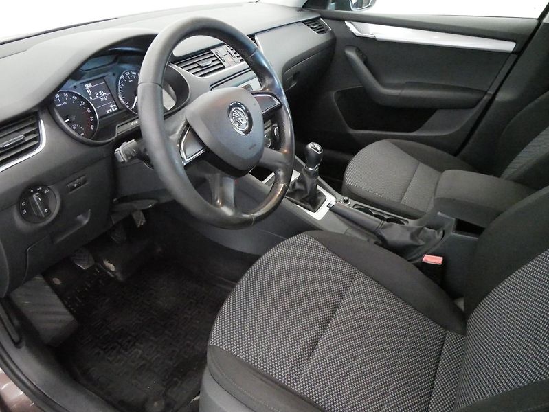 Škoda Octavia - fotka 14 z 24