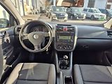 Volkswagen Golf (2005) 1.6 MPI Trend - náhled 17