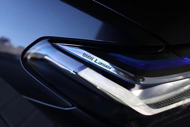 BMW Řada 5 530d xDrive Touring - fotka 22 z 30