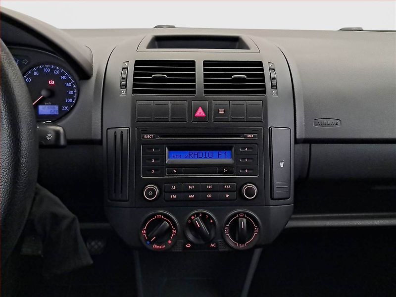 Volkswagen Polo (2007) 1.4, nová STK, servisované - fotka 12 z 14
