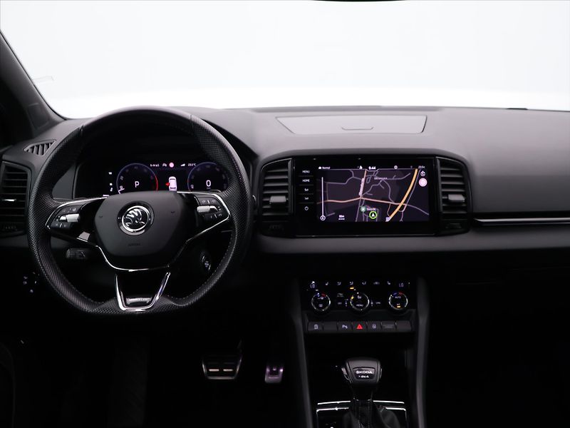 Škoda Karoq 2,0 TSI 140kW DSG CZ Sportline - fotka 25 z 33