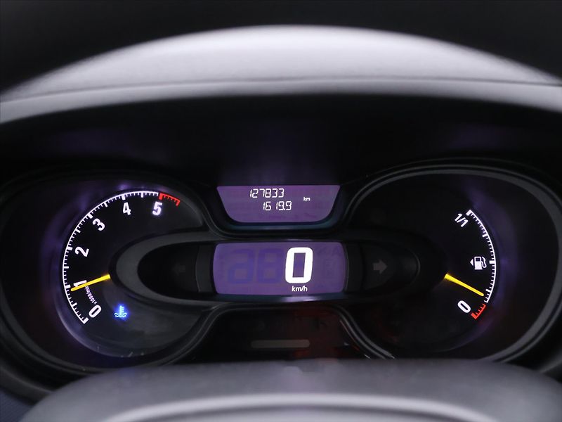 Opel Vivaro 1,6 CDTI 92kW 9-Míst Klima - fotka 14 z 25