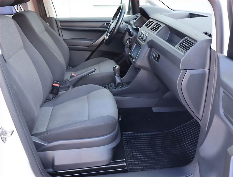 Volkswagen Caddy (2016) Maxi 2.0 TDI, 5Míst, SR - fotka 9 z 14