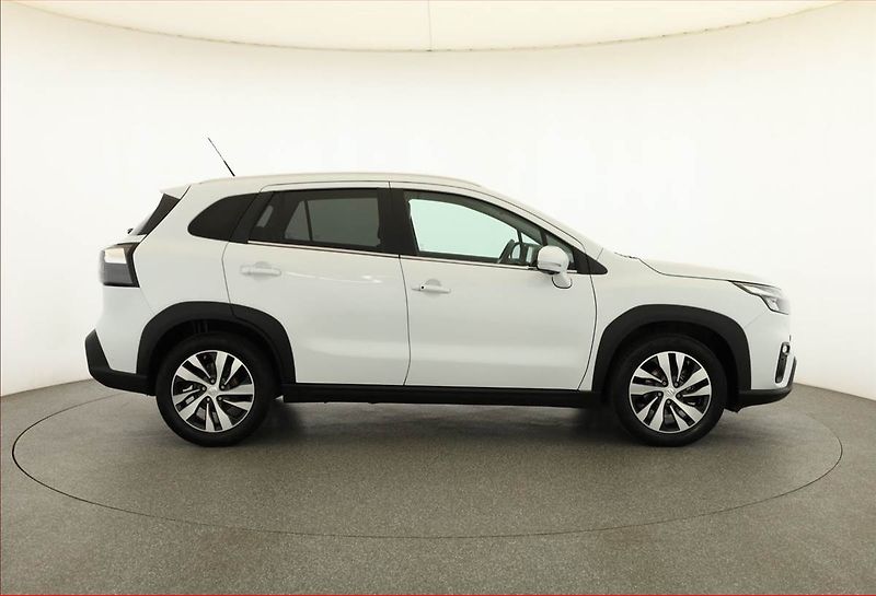 Suzuki SX4 S-Cross (2023) 1.4 BoosterJet, ČR,1.maj - fotka 6 z 21