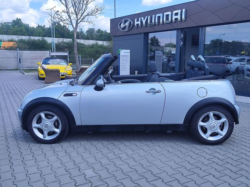 Mini Cooper 1.6 /66kW ONE Cabrio - fotka 14 z 29