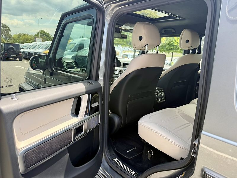 Mercedes-Benz Třídy G (2019) 500 - fotka 11 z 50