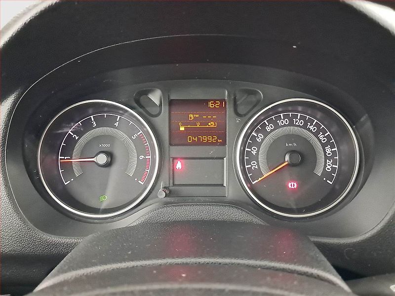 Peugeot 301 (2014) 1.2 VTi, Park. senzory - fotka 11 z 14