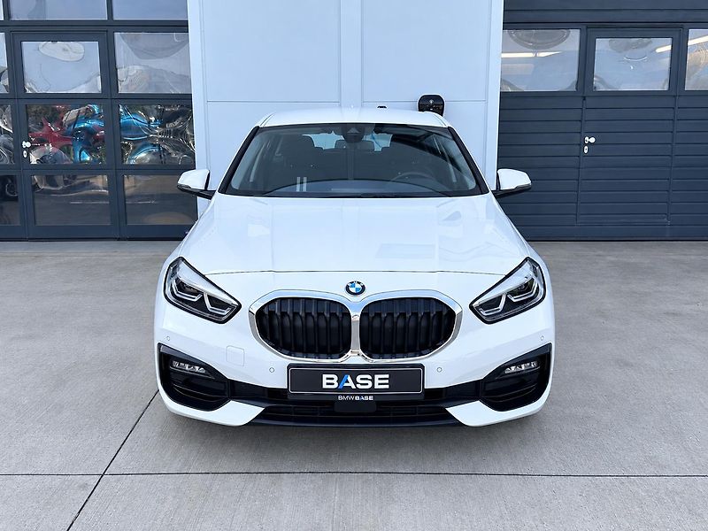 BMW Řada 1 118i Model Sport Line - fotka 2 z 23