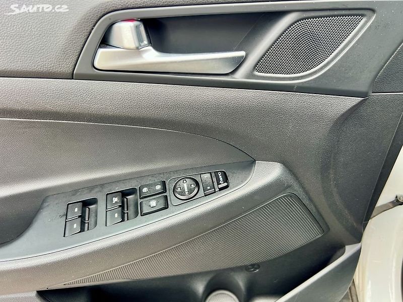 Hyundai Tucson (2015) 1.7 CRDi 85 kW Servis,Stav - fotka 17 z 18