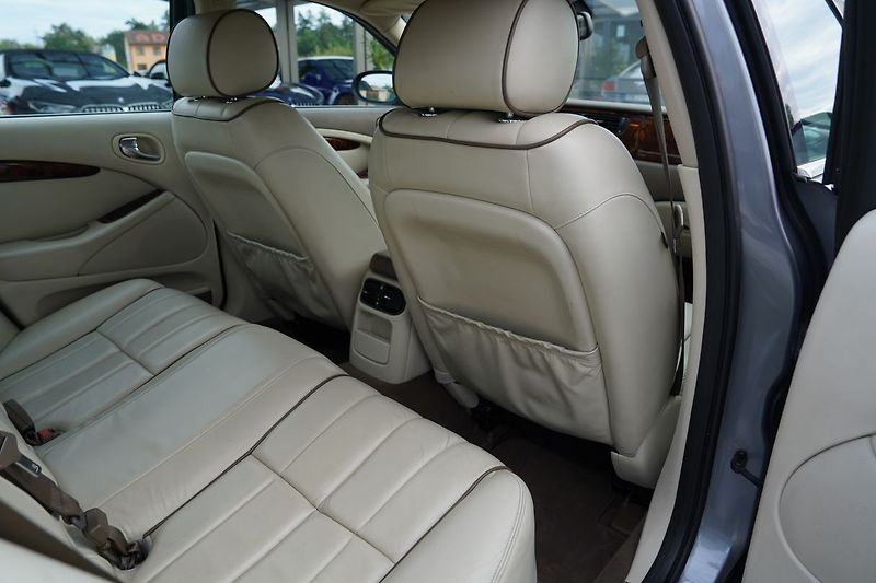Jaguar S-Type 2.7 D/V6/automat/kůže/šíbr - fotka 29 z 34