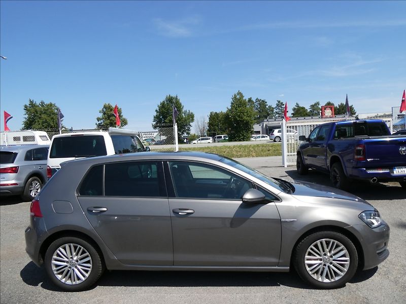 Volkswagen Golf 1,2 TSi 63kW CUP, 2.majitel - fotka 12 z 41