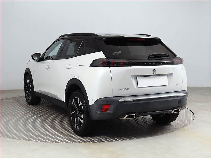 Peugeot 2008 (2021) GT Line 1.2 PureTech, Automat - fotka 4 z 22