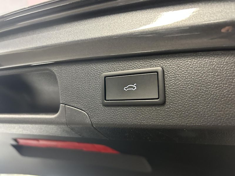 Volkswagen Passat (2025) 2.0TDi DSG ELEGANCE LED 110kW - fotka 29 z 36