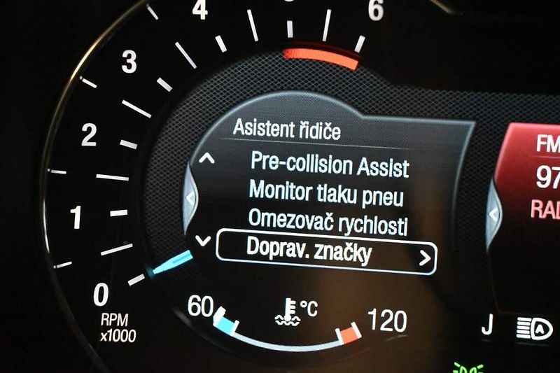 Ford Mondeo (2021) 2.0 VIGNALE 140 KW LED ACC Mas - fotka 33 z 39