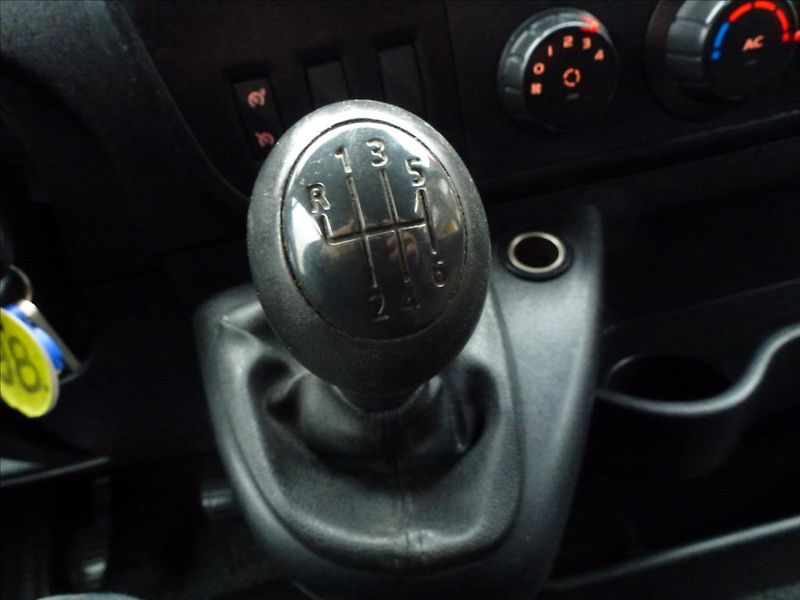 Renault Master 2,3 DCI L2H2 6 rychlostní - fotka 31 z 50