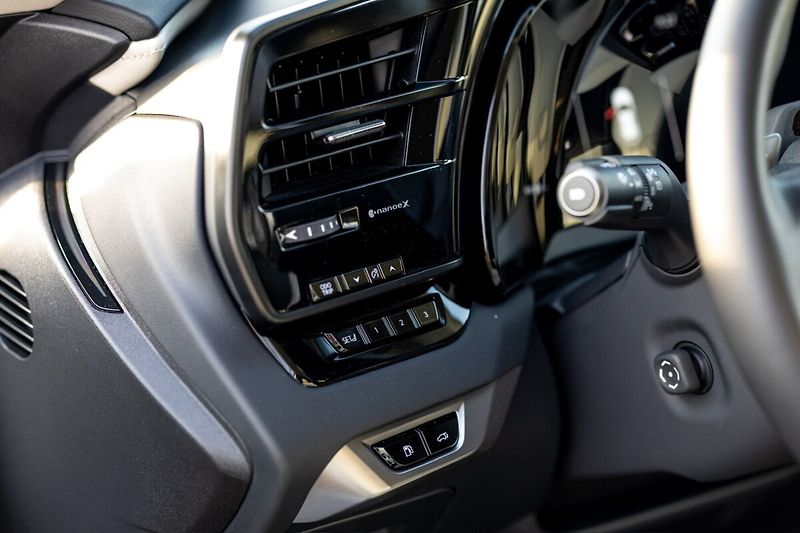 Lexus RX 450h plus 450h+ 2,5 PHEV F SPORT DESIGN - fotka 25 z 30