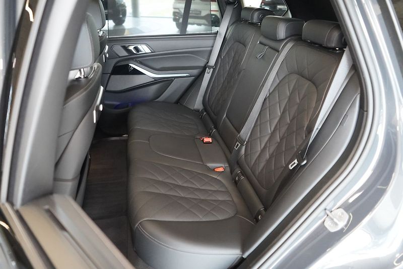 BMW X5 30d xDrive,Ventilace,Pano,H/K - fotka 43 z 48