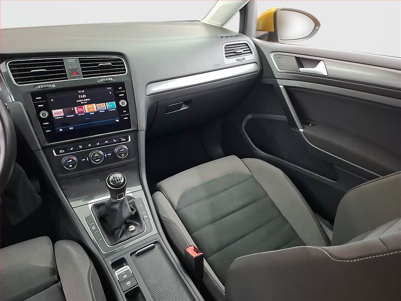 Volkswagen Golf (2018) 1.4 TSI, Tempomat - fotka 8 z 18