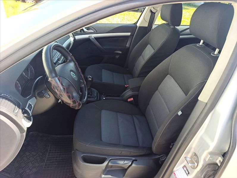 Škoda Octavia 1,9 TDi Klima Tažné Tempomat - fotka 14 z 29