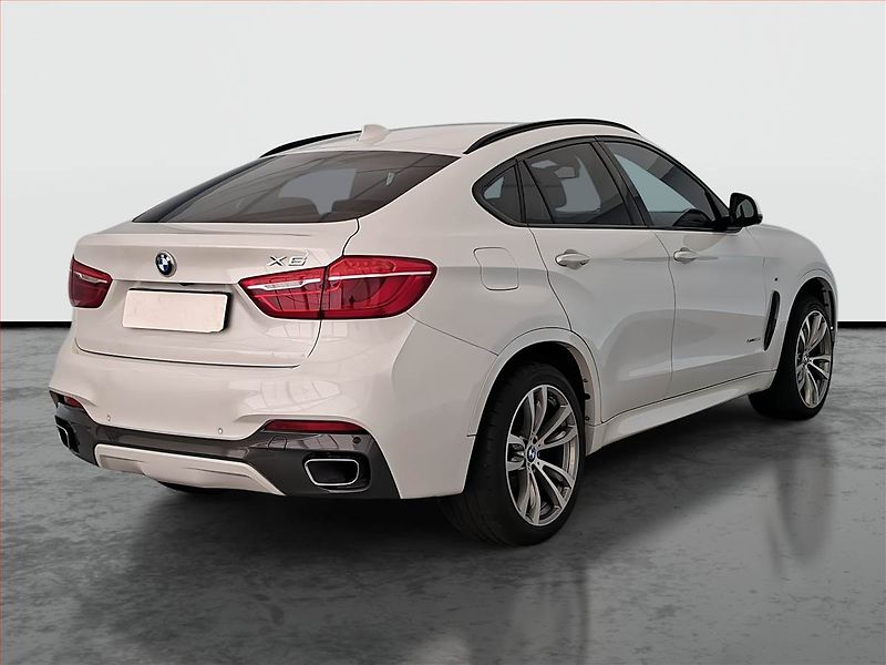 BMW X6 (2018) xDrive30d - fotka 5 z 24