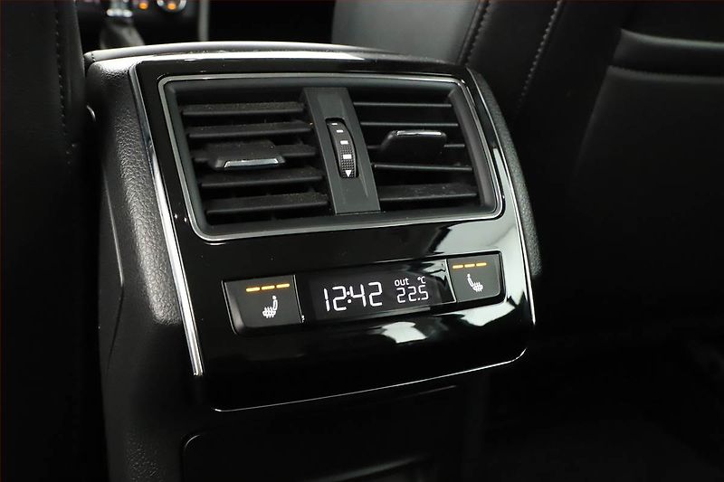 Škoda Superb (2017) 2.0 TDI, Automat, Kůže, Navi - fotka 14 z 21