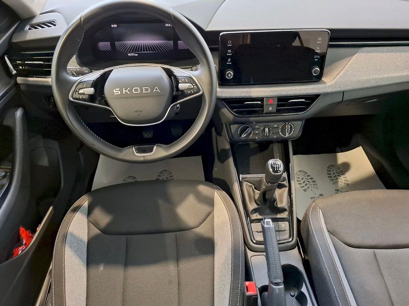 Škoda Kamiq (2025) SELECTION TSI 85/1.0 M6F - fotka 15 z 30