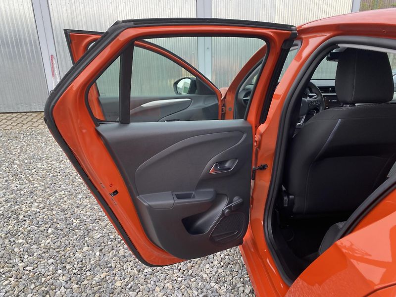 Opel Corsa 1.2i 75PS EDITION 70000KM NAVI - fotka 98 z 153