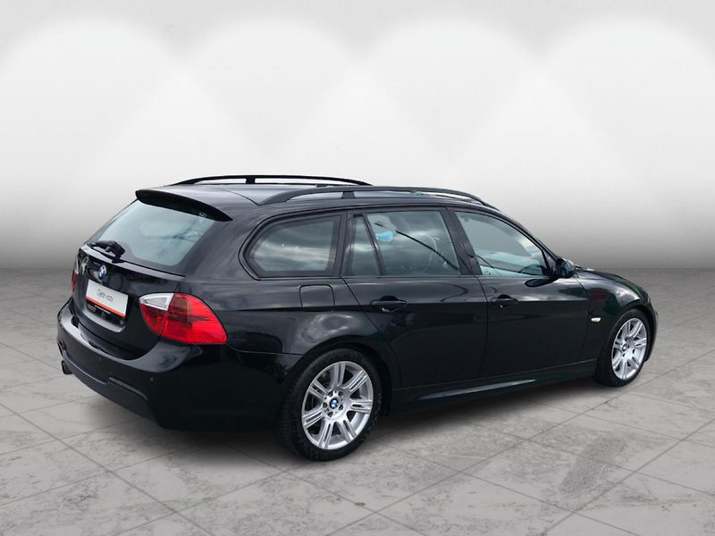 BMW Řada 3 325i - fotka 2 z 29