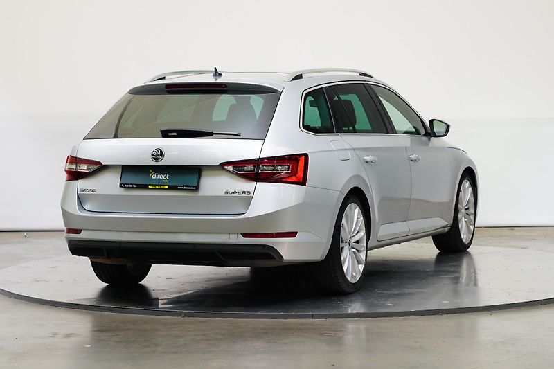 Škoda Superb - fotka 2 z 27