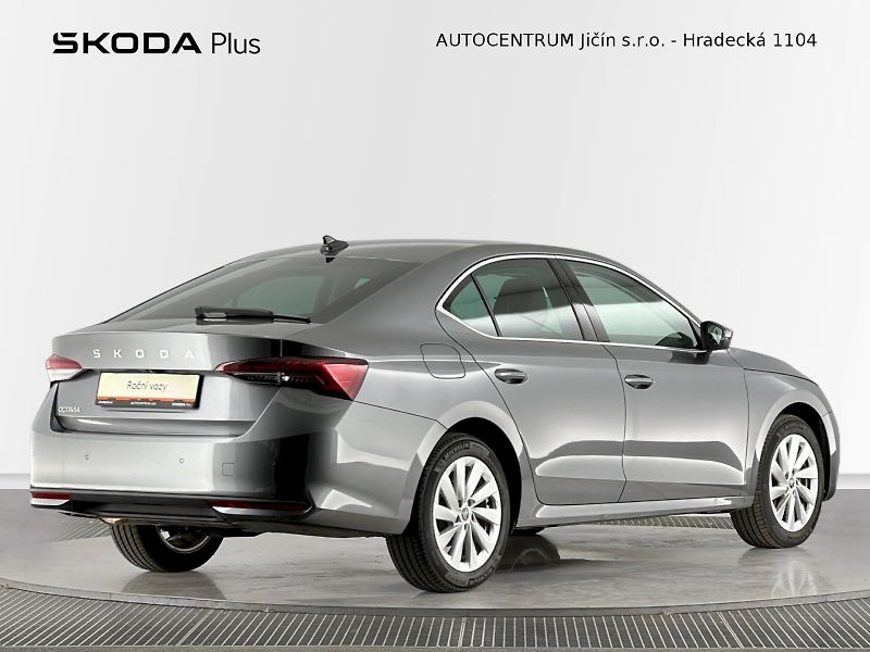 Škoda Octavia (2025) 1.5TSI 85kW Top Selection - fotka 2 z 31