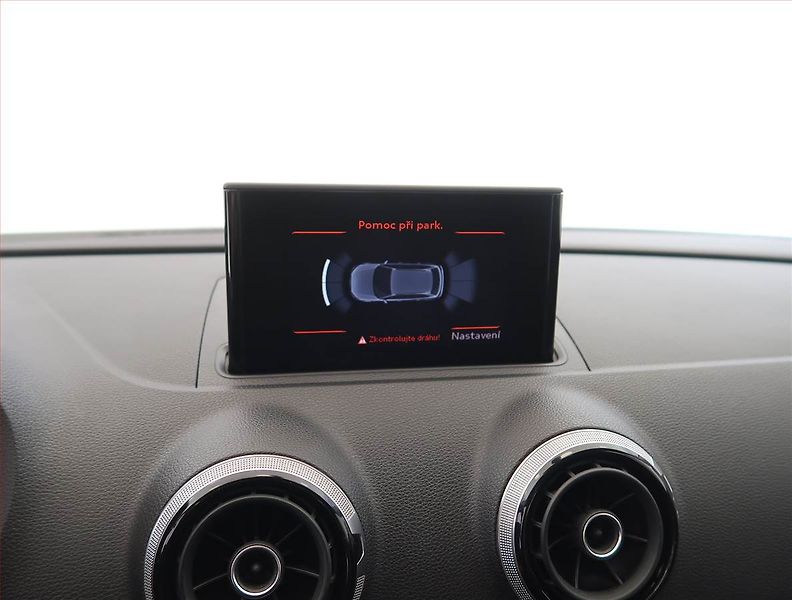 Audi A3 (2014) 1.2 TFSI, Kůže, Bi-Xenony - fotka 16 z 18