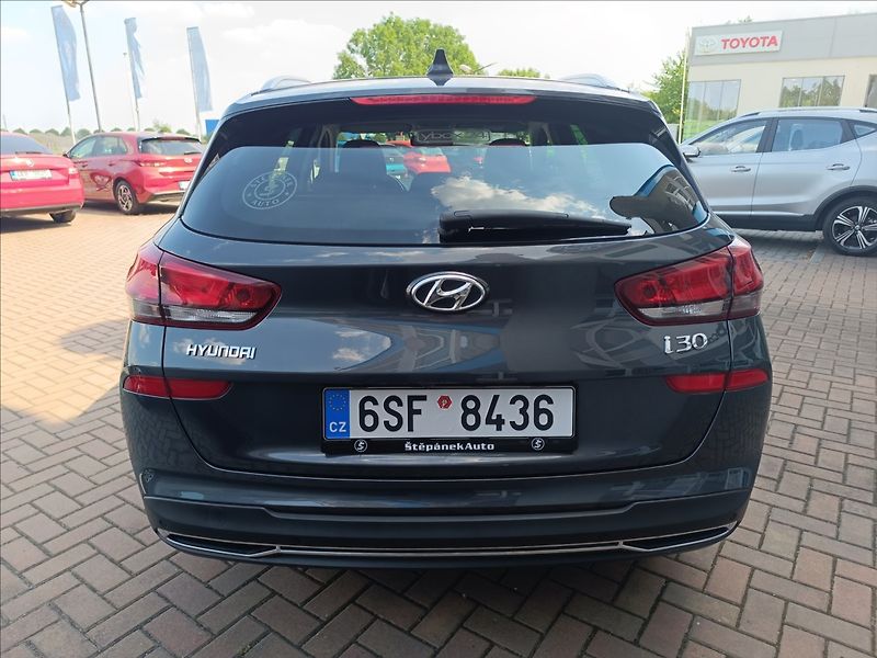 Hyundai i30 1,0 T-GDi Smart DCT - fotka 6 z 22