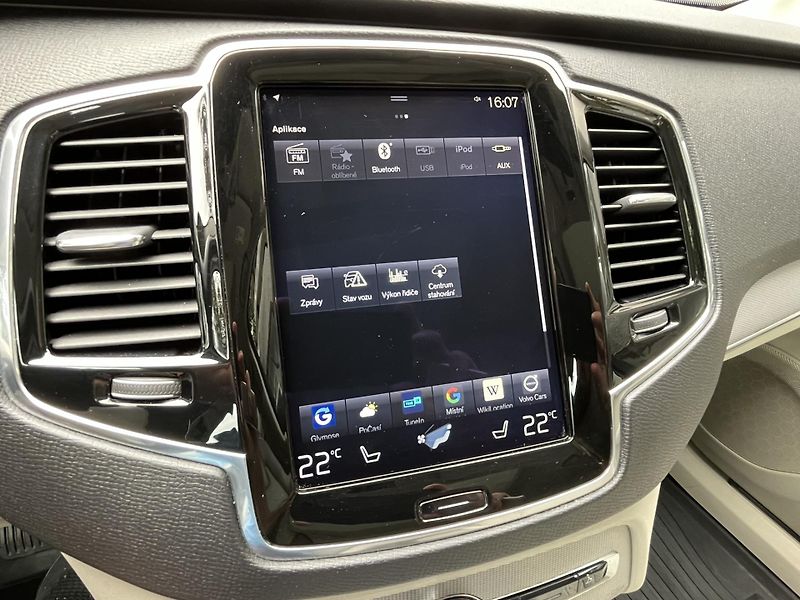 Volvo XC90 (2016) T8 AWD TWIN-ENGINE INSCRIPTION - fotka 33 z 47