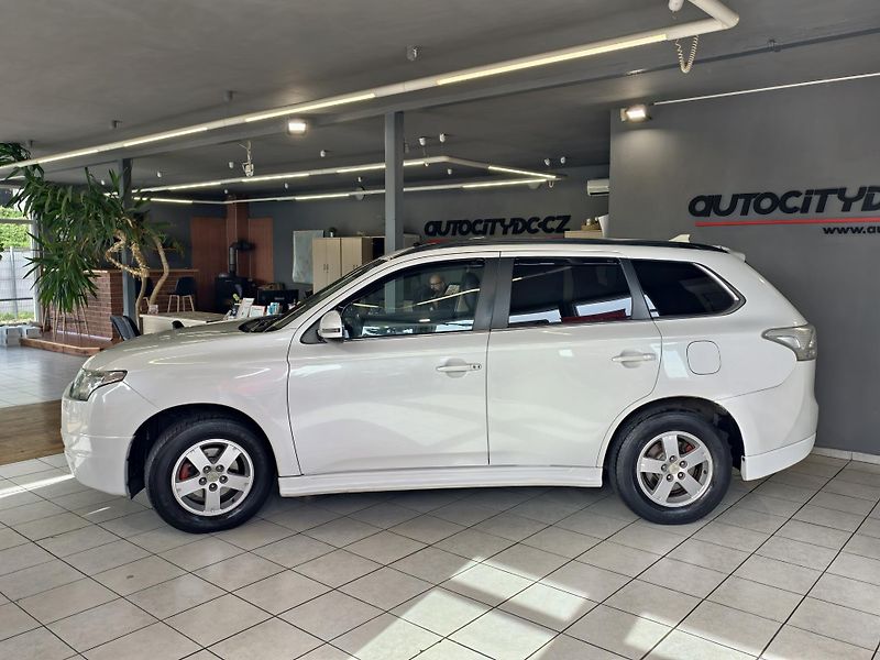 Mitsubishi Outlander 2.2 DI-D 4x4, 7MÍST, INSTYLE - fotka 4 z 24