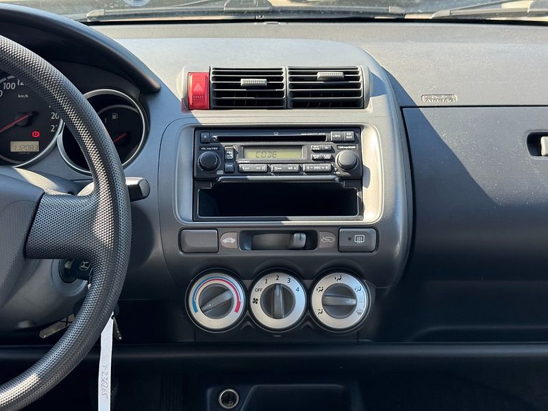 Honda Jazz (2006) 1.2i 57kW - fotka 20 z 29