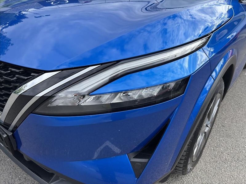 Nissan Qashqai 1,3 DIG-T Visia PLNÝ SERVIS - fotka 29 z 39