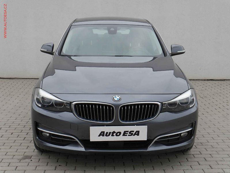 BMW Řada 3 (2019) 2.0D xD, ČR, AT, LED, navi - fotka 2 z 22