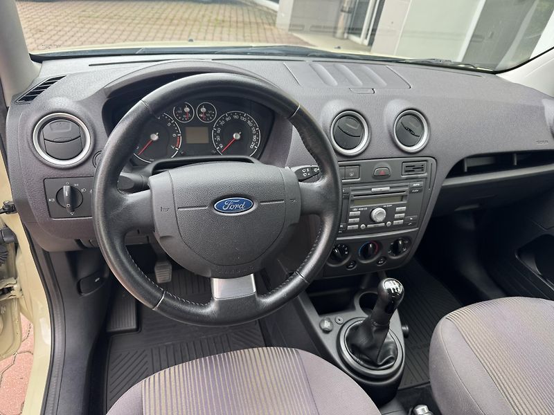 Ford Fusion (2009) 1.4i 59kW - fotka 12 z 22