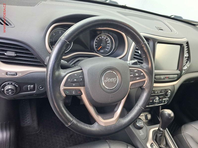 Jeep Cherokee (2015) 2.0 MJT 4x4, Limited, AT, - fotka 13 z 20