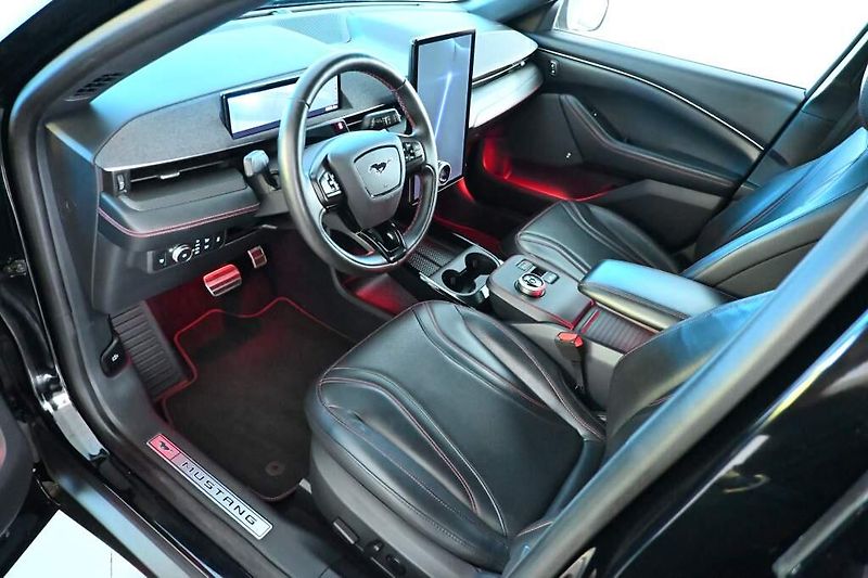 Ford Mustang Mach-E (2022) AWD Matrix LED iACC BO PREMIUM - fotka 11 z 42