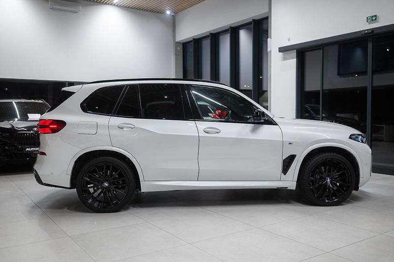 BMW X5 (2025) M40xD 250KW NEZÁVISLÉ TAŽNÉ  - fotka 14 z 59